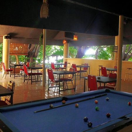 Fx72 Beach Resort Maumere Bagian luar foto