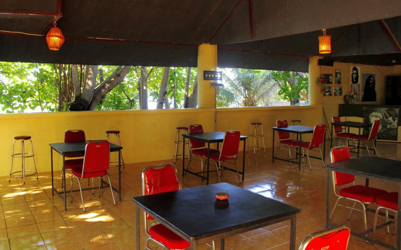 Fx72 Beach Resort Maumere Bagian luar foto