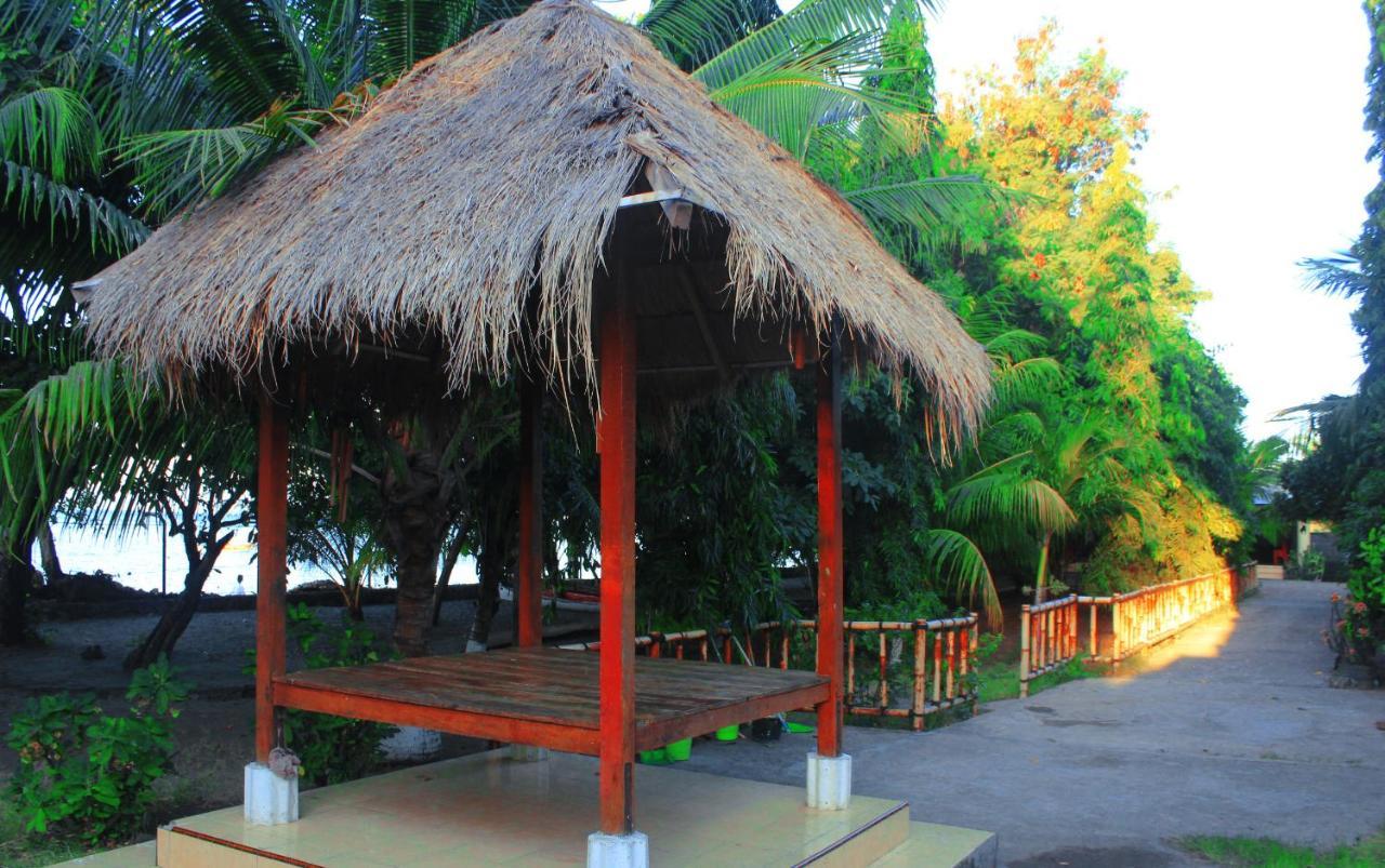 Fx72 Beach Resort Maumere Bagian luar foto