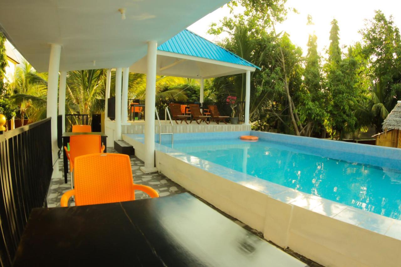 Fx72 Beach Resort Maumere Bagian luar foto