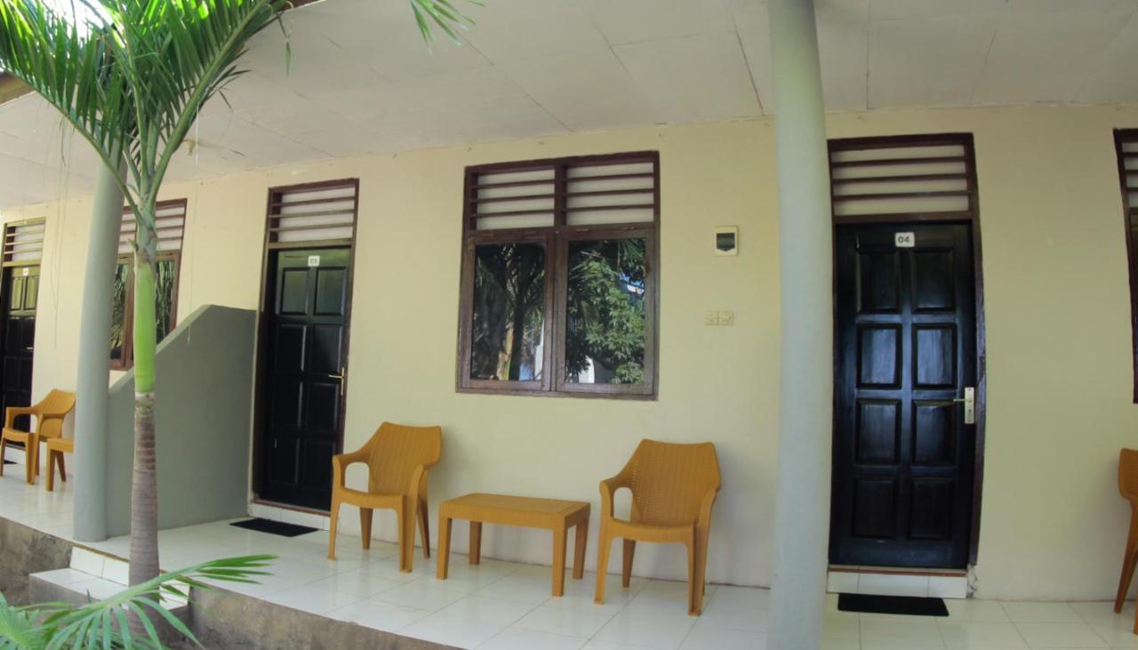 Fx72 Beach Resort Maumere Bagian luar foto