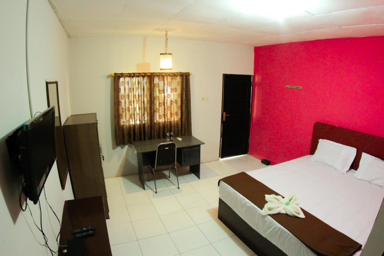 Fx72 Beach Resort Maumere Bagian luar foto
