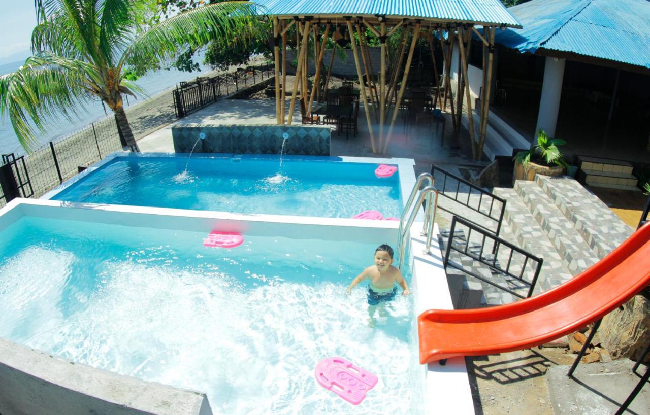Fx72 Beach Resort Maumere Bagian luar foto