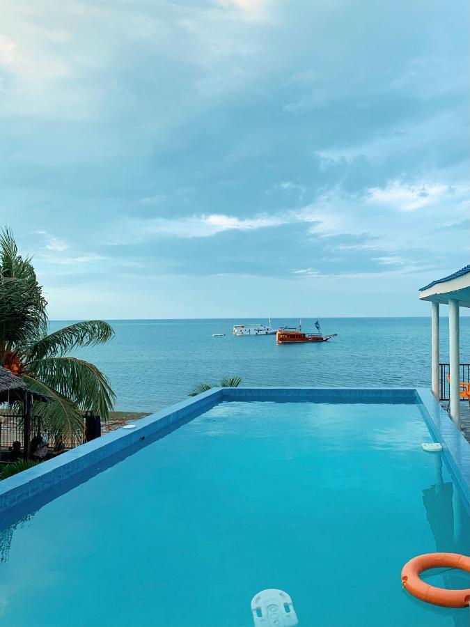 Fx72 Beach Resort Maumere Bagian luar foto