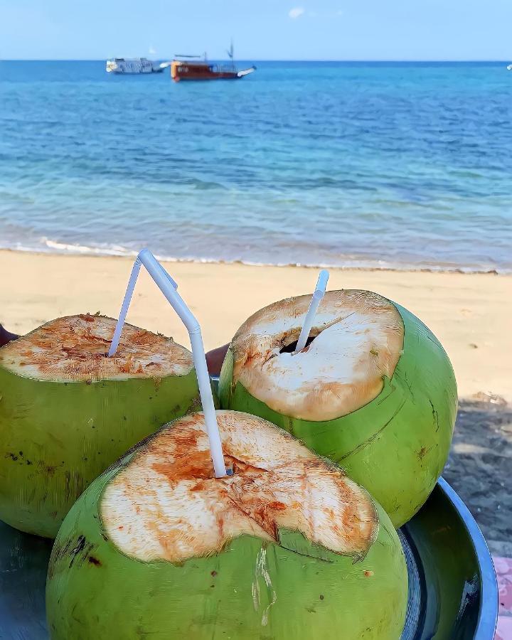 Fx72 Beach Resort Maumere Bagian luar foto